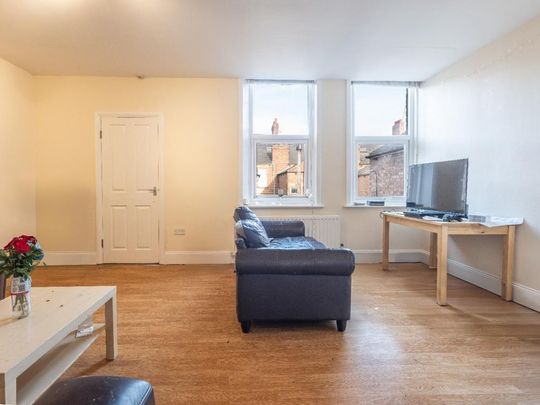 4 bedroom maisonette to rent - Photo 1