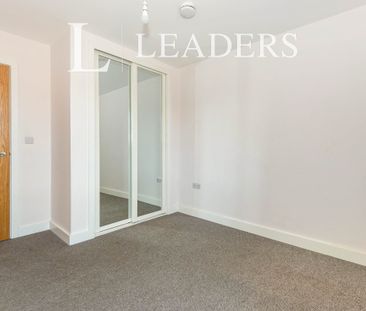 2 bedroom apartment to rent Marketfield Way, Redhill, Surrey, RH1 - Photo 2