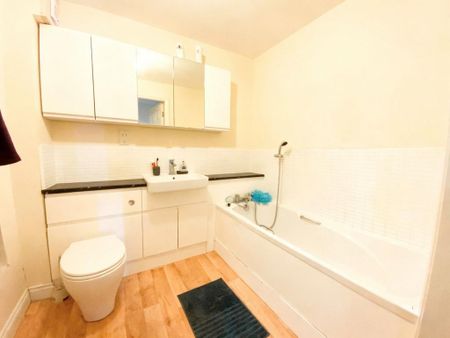 2 bedroom flat to rent - Photo 5