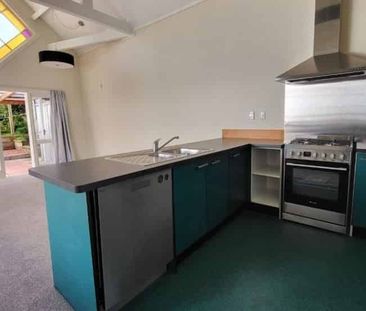 Warm and Inviting in Berhampore - Photo 5