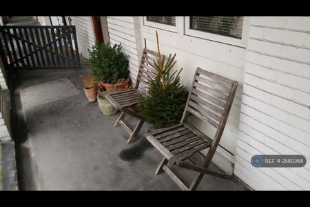 3 bedroom maisonette to rent - Photo 2