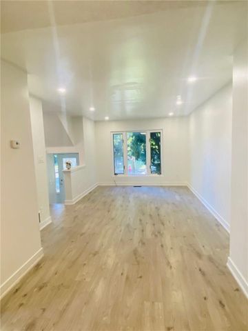 For Lease - 1379 Freeport (Main) Drive, Mississauga, Ontario - Photo 2