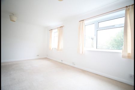1 Bed Flat, Windlesham Gardens, BN1 - Photo 5