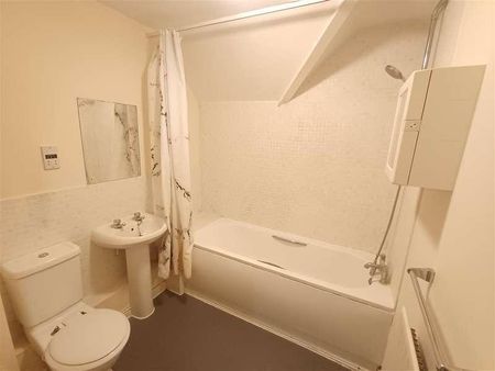 James Meadow, Langley, Berkshire, SL3 - Photo 2