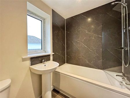 2 bedroom semi-detached house to rent - Photo 5