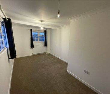 A well-presented four bedroom house, with a large garden in a rural... - Photo 2