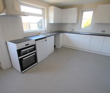 Gullands, Langley, Maidstone, Kent - Photo 1