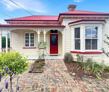 Family Haven with Studio Apartment - Photo 5