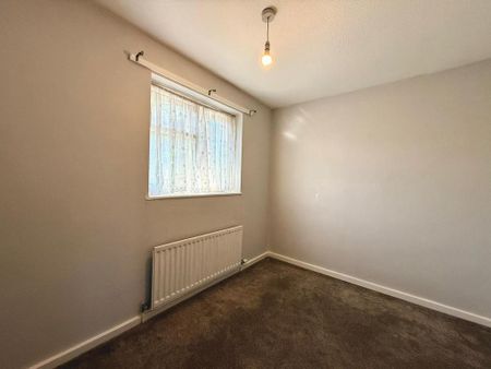 4 bedroom semi-detached house to rent - Photo 5