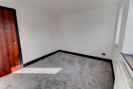 2 BED Flat To rent - Photo 4