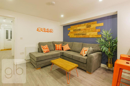 1 bedroom in a house share to rent - Photo 3