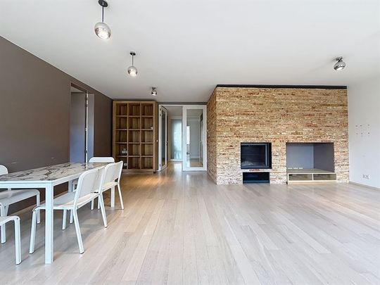 Beautiful 3-Bedroom Apartment with Terrace - Photo 1