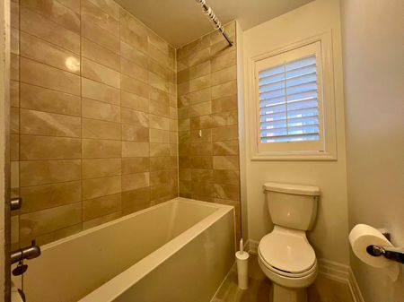 For Lease - 158 Frank Kelly Drive, East Gwillimbury, Ontario - Photo 4