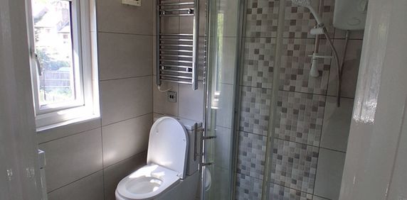 Studio Flat, Torridon Road, SE6 - Photo 2