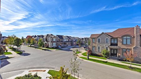 For Lease - 3250 Carding Mill Trail Unit# 233, Oakville, Ontario - Photo 3