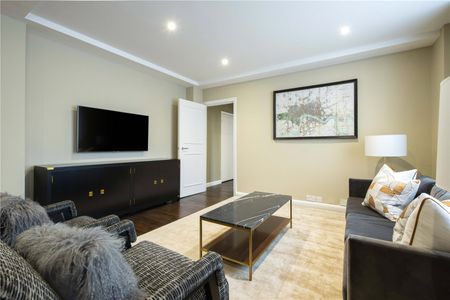 Hill Street, Mayfair - Photo 2