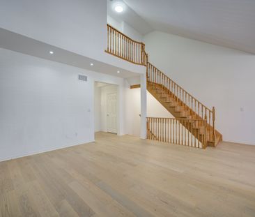 For Lease - 114 Ness Drive, Richmond Hill, Ontario - Photo 2