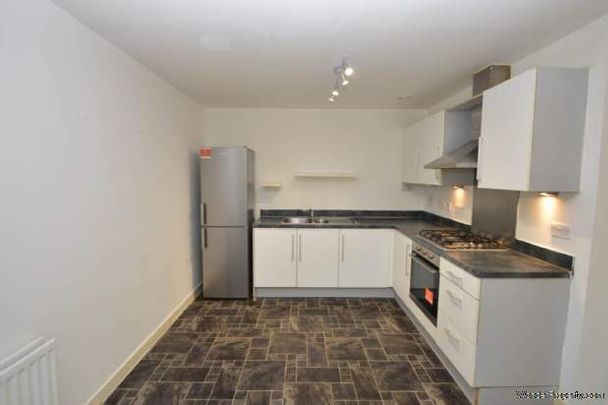 2 bedroom property to rent in Addlestone - Photo 1