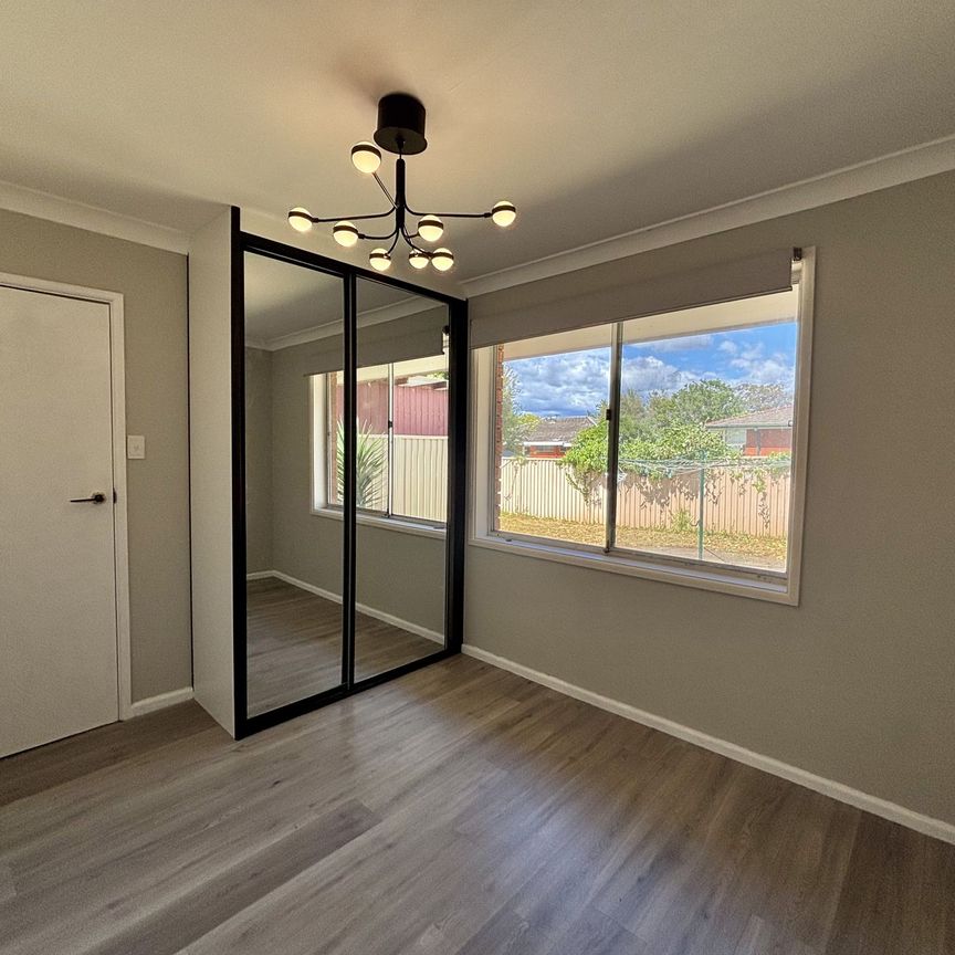 Luxurious Family Living with Space, Style & Comfort - Photo 1