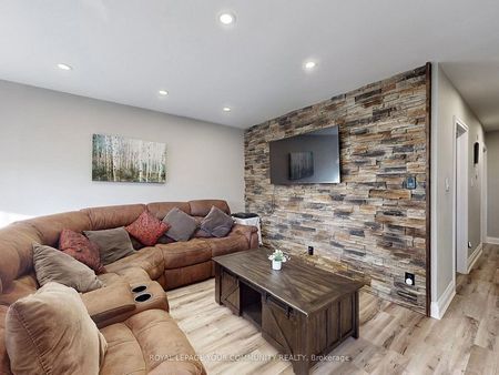 For Lease - 55 Davis Road, Aurora, Ontario - Photo 3