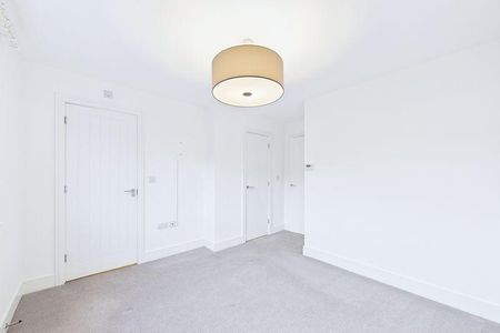 3 bedroom detached house to rent - Photo 3