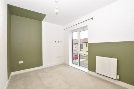 2 bedroom terraced house to rent - Photo 4