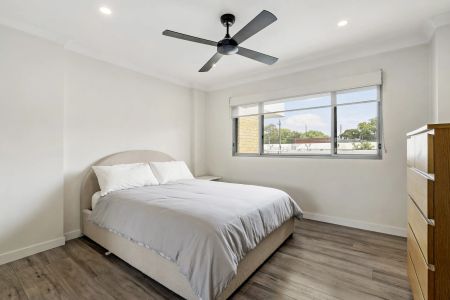 Modern 2-Bed Apartment for Rent, Prime Banksia Location - Photo 4