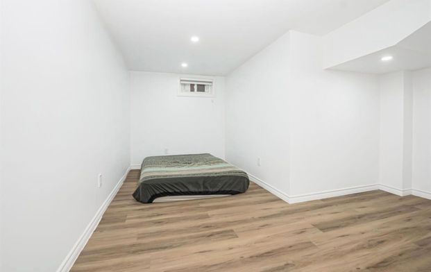 For Lease - 959 Mohawk Road Unit# Basement, Hamilton, Ontario - Photo 1