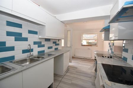 6 bedroom house to rent - Photo 4