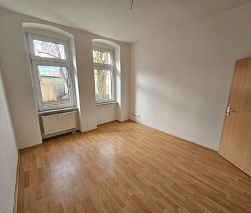 Schöne 2- Zimmerwohnung im Erdgeschoss inkl. Tageslichtbad mit Badewanne + separater Küchenbereich - Photo 4