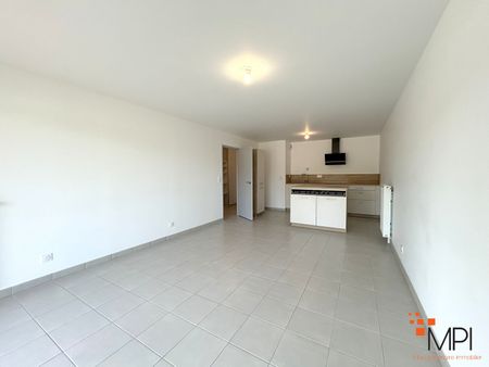 Location Appartement 3 pièces 66m² - Photo 3