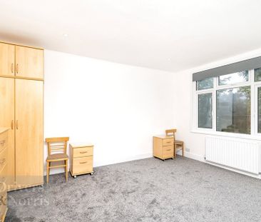 3 Bedroom Flat to Rent - Photo 2