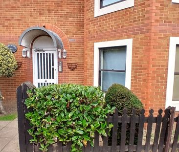 ONE BEDROOM FLAT TO LET IN PRIME LOCATION MAIDENHEAD, BERKSHIRE - Photo 4