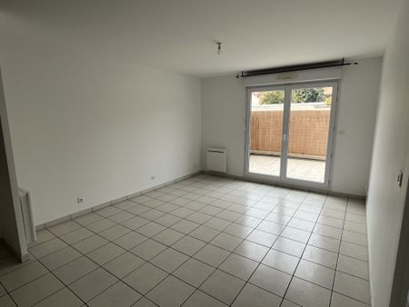 Location Appartement 2 pièces 40m² PONTAULT COMBAULT 77340 - Photo 2