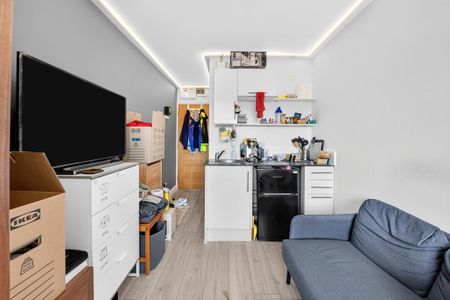 Studio to rent - Photo 2