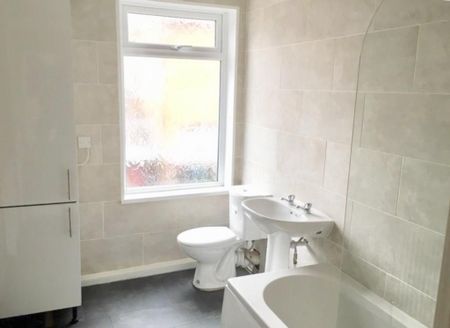 2 bedroom terraced house to rent - Photo 5