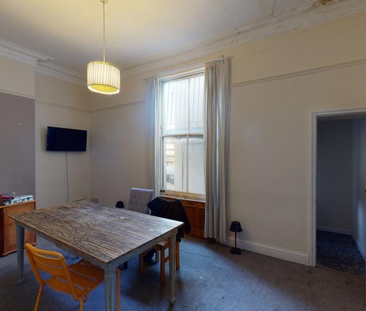 10 bedroom townhouse to rent - Photo 1