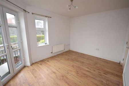 Downham Court, Downham Road South, Heswall, CH60 - Photo 5