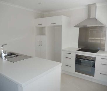 Perfectly positioned in North Hamilton at the newly developed subdi... - Photo 3