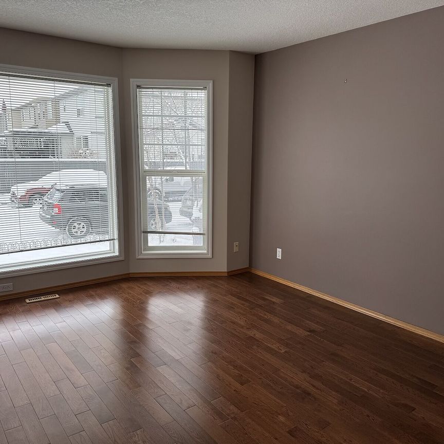 171 Bridlewood Common Southwest, Calgary - Photo 1