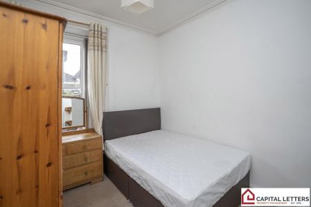 3 bedroom flat to rent - Photo 2