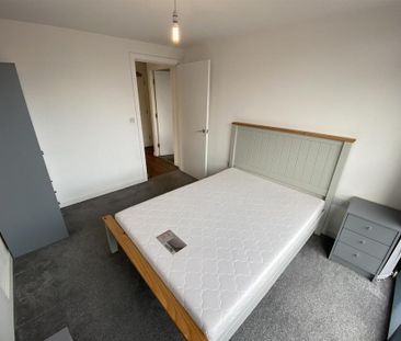 2 bedroom penthouse to rent - Photo 3