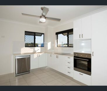 201/240 Buchan Street, Westcourt, Qld 4870 - Photo 2