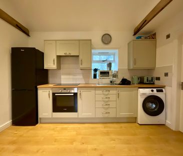 1 bedroom Mid Terraced Bungalow to let - Photo 6