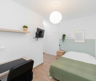 Calle Cristo de la Epidemia, Málaga, Andalusia 29013 - Photo 2