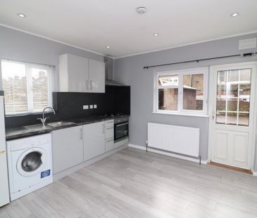 1 bedroom ground floor flat to rent - Photo 2