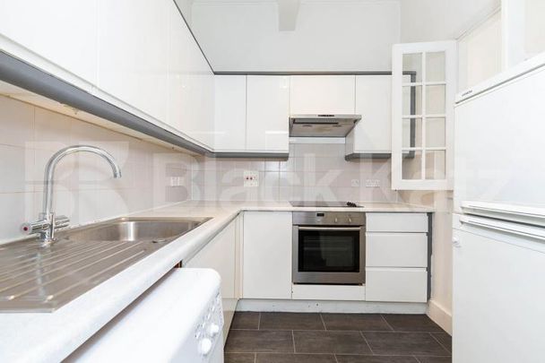 located on this popular cluster of roads in Highgate minutes to tube - Photo 1