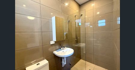 Modern Furnished Studio Apartment - Photo 2