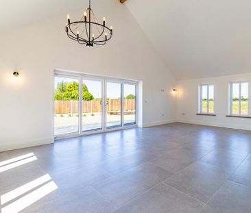 3 bedroom semi-detached bungalow to rent - Photo 4