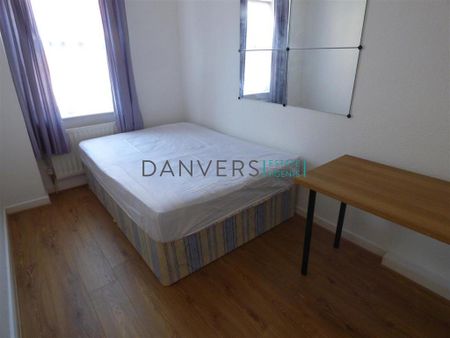 4 bedroom terraced house to rent - Photo 2